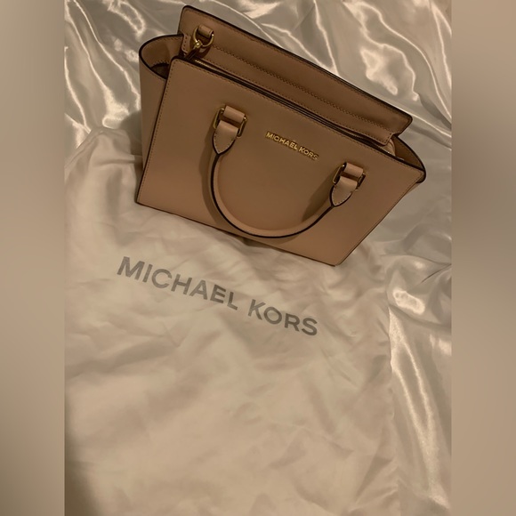 Michael Kors Selma Large Saffiano Satchel - Picture 1 of 10